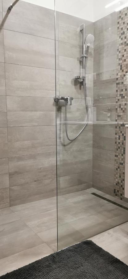 Hanna Apartman Bük Buitenkant foto